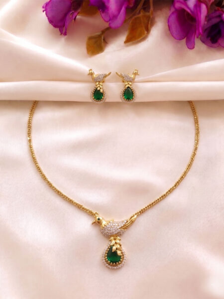 AD Peacock Green Pendant Chain