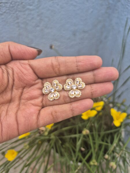 Crystal flower earing