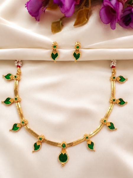 Mango necklace_Green