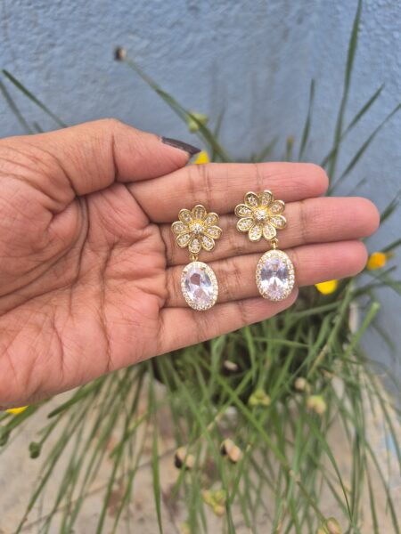 White stone flower earing